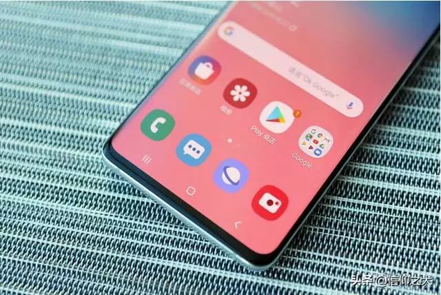 搭载dynamic amoled屏幕的三星s10